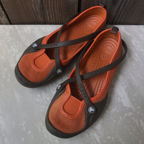 Crocs Shoes 6 - Picture 2 of 9